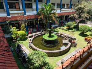 Pergaulan Remaja di Era Digital: Bagaimana Boarding School Menjadi Benteng Perlindungan Anak?